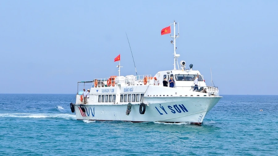Lịch tàu ra đảo Lý Sơn