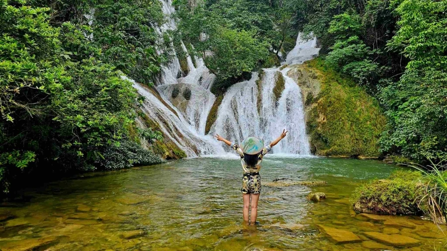 Thời điểm lý tưởng và lưu ý an toàn khi đến thác
